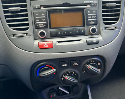 Білий Кіа Ріо, об'ємом двигуна 1.4 л та пробігом 121 тис. км за 4850 $, фото 12 на Automoto.ua