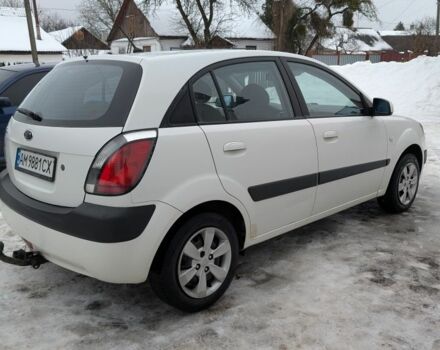 Білий Кіа Ріо, об'ємом двигуна 1.4 л та пробігом 233 тис. км за 3700 $, фото 2 на Automoto.ua