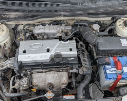 Білий Кіа Ріо, об'ємом двигуна 1.4 л та пробігом 233 тис. км за 3700 $, фото 8 на Automoto.ua