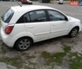 Білий Кіа Ріо, об'ємом двигуна 1.4 л та пробігом 100 тис. км за 4100 $, фото 2 на Automoto.ua