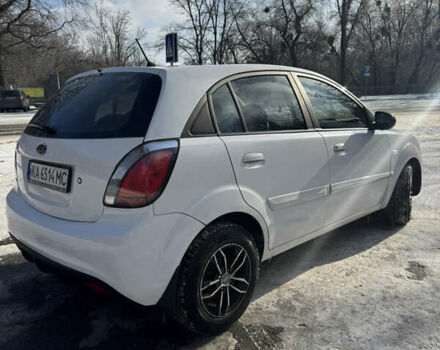 Білий Кіа Ріо, об'ємом двигуна 1.4 л та пробігом 150 тис. км за 4900 $, фото 19 на Automoto.ua