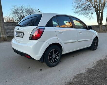 Белый Киа Рио, объемом двигателя 1.4 л и пробегом 152 тыс. км за 4500 $, фото 3 на Automoto.ua