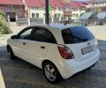 Белый Киа Рио, объемом двигателя 1.4 л и пробегом 240 тыс. км за 3999 $, фото 1 на Automoto.ua