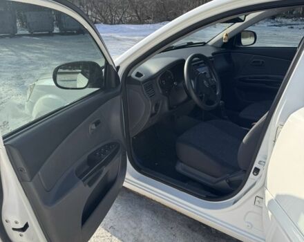 Белый Киа Рио, объемом двигателя 1.4 л и пробегом 150 тыс. км за 4900 $, фото 18 на Automoto.ua