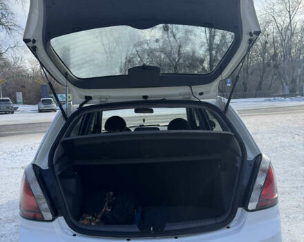 Білий Кіа Ріо, об'ємом двигуна 1.4 л та пробігом 150 тис. км за 4900 $, фото 14 на Automoto.ua