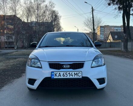 Белый Киа Рио, объемом двигателя 1.4 л и пробегом 152 тыс. км за 4500 $, фото 1 на Automoto.ua