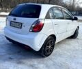Білий Кіа Ріо, об'ємом двигуна 1.4 л та пробігом 150 тис. км за 4700 $, фото 10 на Automoto.ua