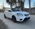 Белый Киа Рио, объемом двигателя 1.4 л и пробегом 152 тыс. км за 4500 $, фото 2 на Automoto.ua