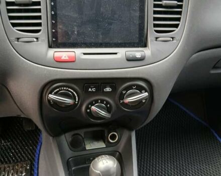 Білий Кіа Ріо, об'ємом двигуна 1.4 л та пробігом 148 тис. км за 4600 $, фото 12 на Automoto.ua