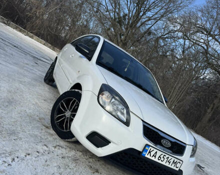 Білий Кіа Ріо, об'ємом двигуна 1.4 л та пробігом 150 тис. км за 4900 $, фото 11 на Automoto.ua