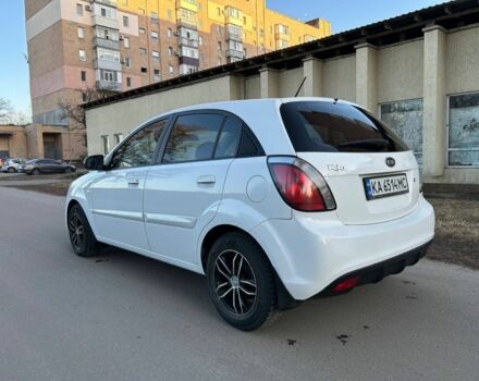 Белый Киа Рио, объемом двигателя 1.4 л и пробегом 152 тыс. км за 4500 $, фото 5 на Automoto.ua