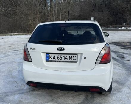 Белый Киа Рио, объемом двигателя 1.4 л и пробегом 150 тыс. км за 4900 $, фото 8 на Automoto.ua