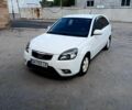 Белый Киа Рио, объемом двигателя 1.4 л и пробегом 141 тыс. км за 6200 $, фото 5 на Automoto.ua