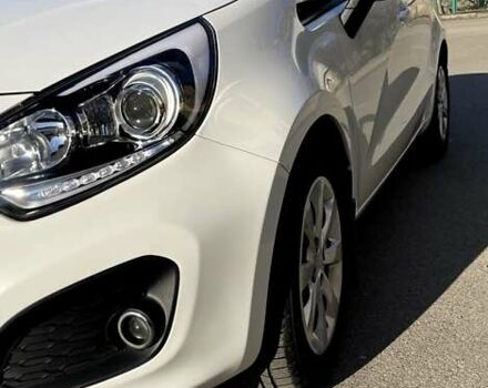 Белый Киа Рио, объемом двигателя 1.12 л и пробегом 203 тыс. км за 6300 $, фото 3 на Automoto.ua
