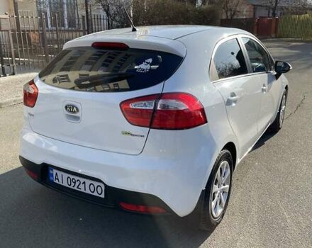 Белый Киа Рио, объемом двигателя 1.12 л и пробегом 203 тыс. км за 6300 $, фото 9 на Automoto.ua