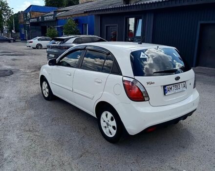 Белый Киа Рио, объемом двигателя 1.4 л и пробегом 141 тыс. км за 6200 $, фото 2 на Automoto.ua