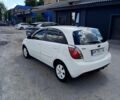 Белый Киа Рио, объемом двигателя 1.4 л и пробегом 141 тыс. км за 6200 $, фото 2 на Automoto.ua