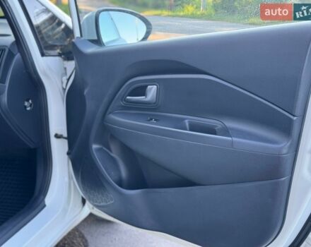 Білий Кіа Ріо, об'ємом двигуна 1.25 л та пробігом 128 тис. км за 6500 $, фото 12 на Automoto.ua