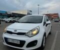 Белый Киа Рио, объемом двигателя 1.1 л и пробегом 215 тыс. км за 5650 $, фото 1 на Automoto.ua
