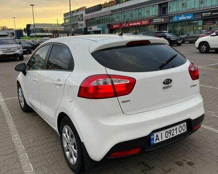 Белый Киа Рио, объемом двигателя 1.1 л и пробегом 215 тыс. км за 5650 $, фото 6 на Automoto.ua
