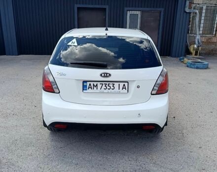 Белый Киа Рио, объемом двигателя 1.4 л и пробегом 141 тыс. км за 6200 $, фото 4 на Automoto.ua