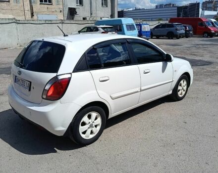 Белый Киа Рио, объемом двигателя 1.4 л и пробегом 141 тыс. км за 6200 $, фото 3 на Automoto.ua