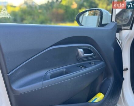 Білий Кіа Ріо, об'ємом двигуна 1.25 л та пробігом 128 тис. км за 6500 $, фото 7 на Automoto.ua