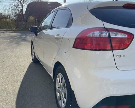 Белый Киа Рио, объемом двигателя 1.12 л и пробегом 203 тыс. км за 6300 $, фото 6 на Automoto.ua