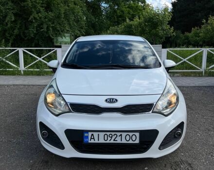 Белый Киа Рио, объемом двигателя 1.1 л и пробегом 212 тыс. км за 5800 $, фото 1 на Automoto.ua