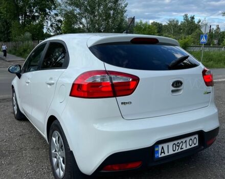 Белый Киа Рио, объемом двигателя 1.1 л и пробегом 212 тыс. км за 5800 $, фото 4 на Automoto.ua