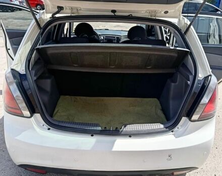 Белый Киа Рио, объемом двигателя 1.4 л и пробегом 141 тыс. км за 6200 $, фото 6 на Automoto.ua