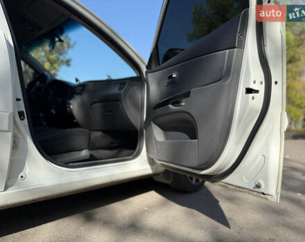 Киа Рио 2011 в Павлограде на Automoto.ua Белый Киа Рио, объемом двигателя 1.4 л и пробегом 199 тыс. км за 5700 $, фото 9 на Automoto.ua