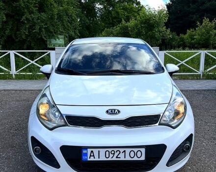 Білий Кіа Ріо, об'ємом двигуна 1.1 л та пробігом 212 тис. км за 5800 $, фото 7 на Automoto.ua