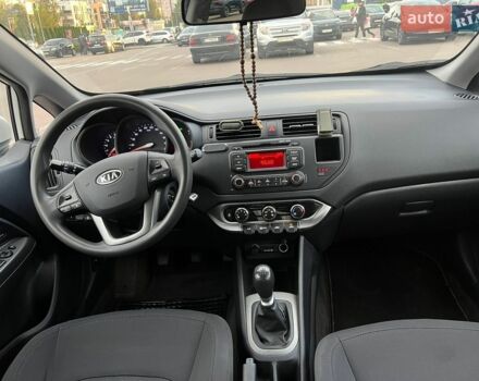 Белый Киа Рио, объемом двигателя 1.1 л и пробегом 215 тыс. км за 5650 $, фото 13 на Automoto.ua