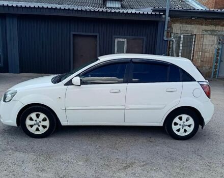 Белый Киа Рио, объемом двигателя 1.4 л и пробегом 141 тыс. км за 6200 $, фото 1 на Automoto.ua
