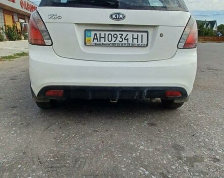 Білий Кіа Ріо, об'ємом двигуна 1.4 л та пробігом 120 тис. км за 6100 $, фото 1 на Automoto.ua