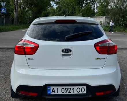 Белый Киа Рио, объемом двигателя 1.1 л и пробегом 212 тыс. км за 5800 $, фото 5 на Automoto.ua