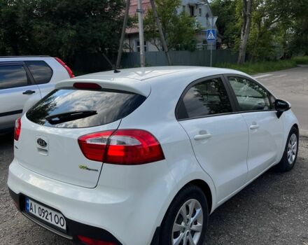 Белый Киа Рио, объемом двигателя 1.1 л и пробегом 212 тыс. км за 5800 $, фото 6 на Automoto.ua