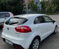 Белый Киа Рио, объемом двигателя 1.1 л и пробегом 212 тыс. км за 5800 $, фото 6 на Automoto.ua
