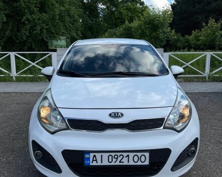 Белый Киа Рио, объемом двигателя 1.1 л и пробегом 212 тыс. км за 5800 $, фото 9 на Automoto.ua