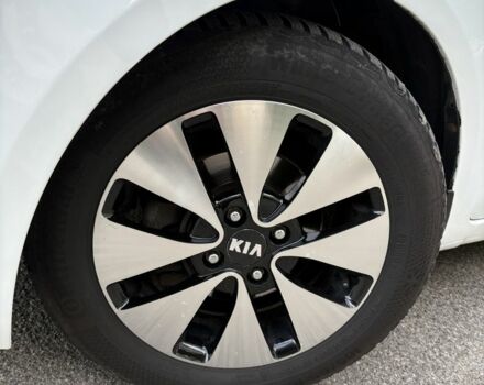 Білий Кіа Ріо, об'ємом двигуна 1.6 л та пробігом 196 тис. км за 7500 $, фото 4 на Automoto.ua