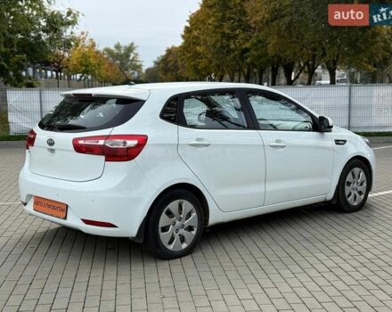 Білий Кіа Ріо, об'ємом двигуна 1.6 л та пробігом 99 тис. км за 8700 $, фото 6 на Automoto.ua
