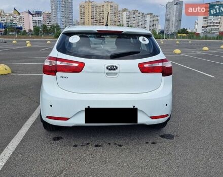 Белый Киа Рио, объемом двигателя 1.59 л и пробегом 137 тыс. км за 8500 $, фото 3 на Automoto.ua