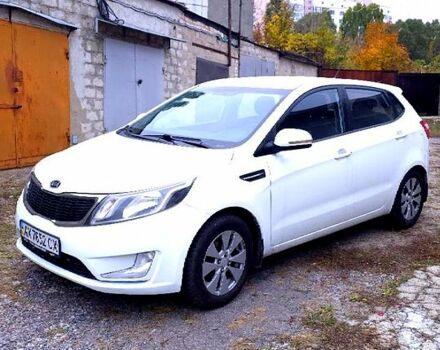 Белый Киа Рио, объемом двигателя 1.6 л и пробегом 296 тыс. км за 5500 $, фото 4 на Automoto.ua