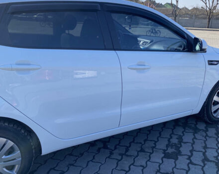 Белый Киа Рио, объемом двигателя 1.4 л и пробегом 103 тыс. км за 6700 $, фото 5 на Automoto.ua