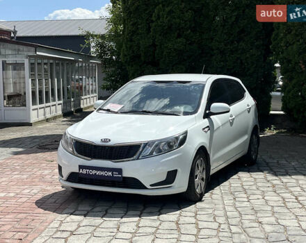 Белый Киа Рио, объемом двигателя 1.4 л и пробегом 279 тыс. км за 7200 $, фото 7 на Automoto.ua