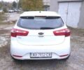 Білий Кіа Ріо, об'ємом двигуна 1.59 л та пробігом 296 тис. км за 5500 $, фото 16 на Automoto.ua
