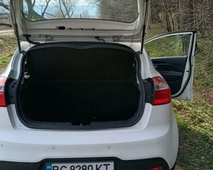 Білий Кіа Ріо, об'ємом двигуна 1.1 л та пробігом 210 тис. км за 6300 $, фото 25 на Automoto.ua