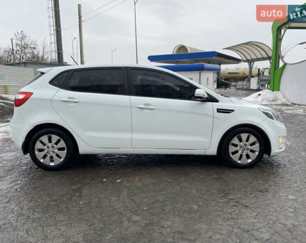 Белый Киа Рио, объемом двигателя 1.59 л и пробегом 210 тыс. км за 6700 $, фото 3 на Automoto.ua