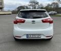 Білий Кіа Ріо, об'ємом двигуна 1.6 л та пробігом 196 тис. км за 7500 $, фото 6 на Automoto.ua